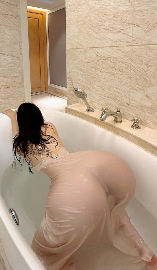 [微密圈]俏妞qiaoniuTT – 白色三点式 [22P3V-378M]