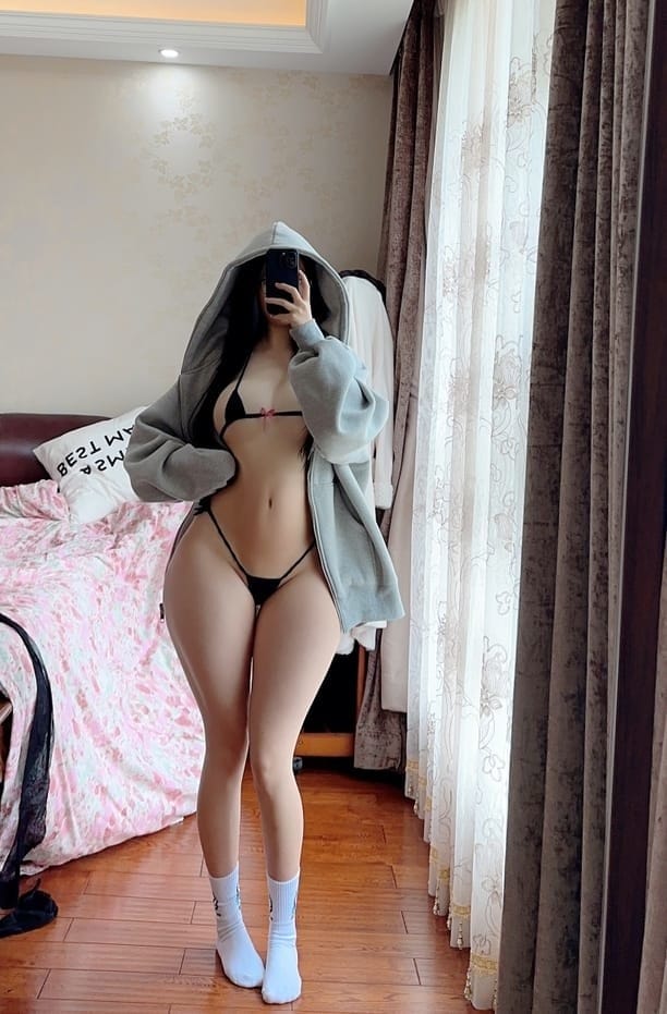 [微密圈]俏妞qiaoniuTT &#8211; 超性感黑丝比基尼 [15P-44M]